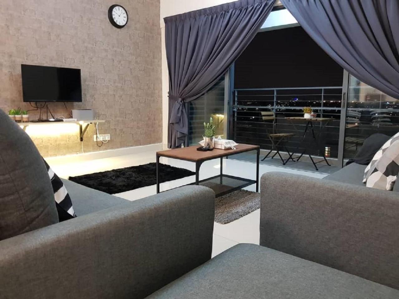 Puchong 8-12 Pax 5Min Lrt Cozy Apartment Ioi Mall 외부 사진